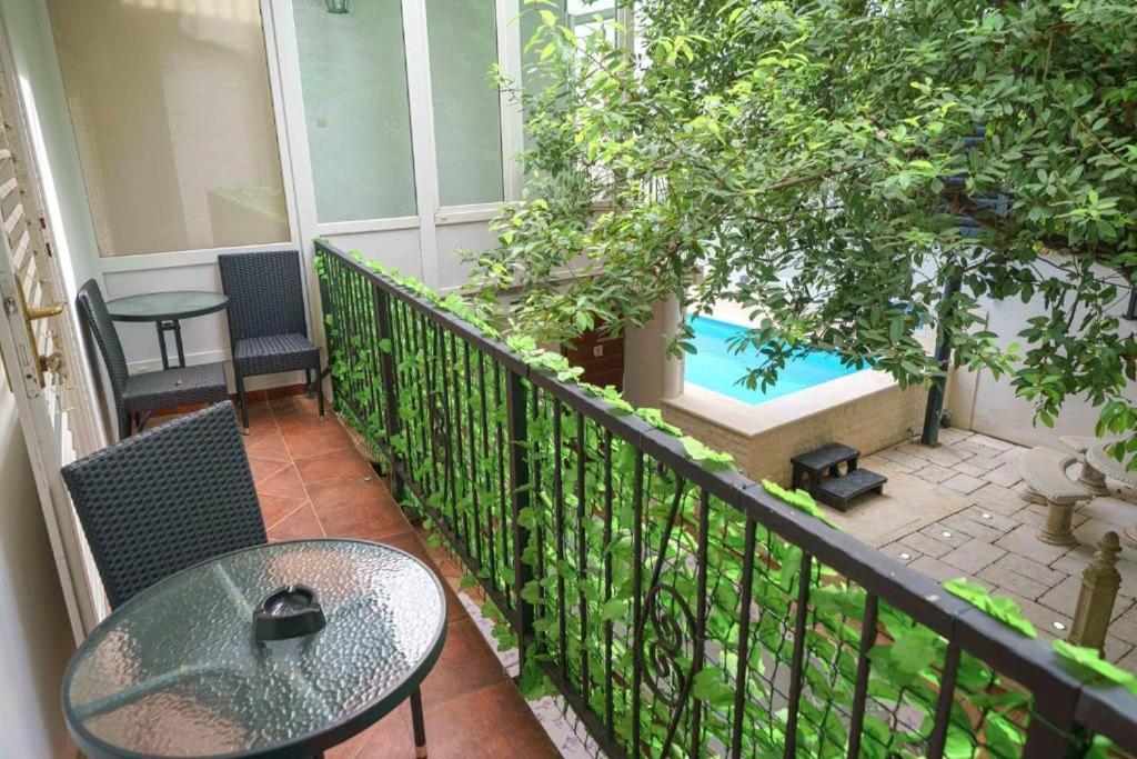 Heritage Residence In Center With Pool- Apartments Водице Екстер'єр фото