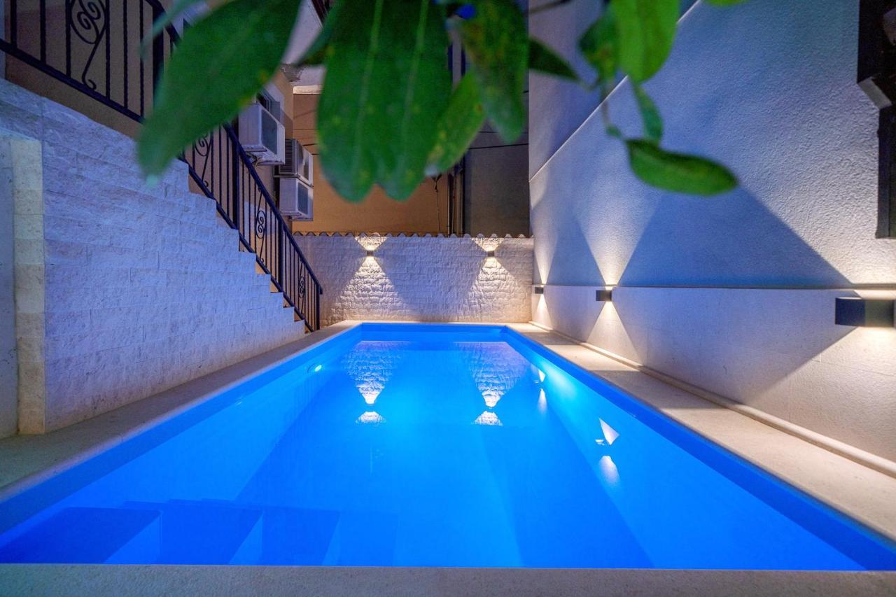 Heritage Residence In Center With Pool- Apartments Водице Екстер'єр фото